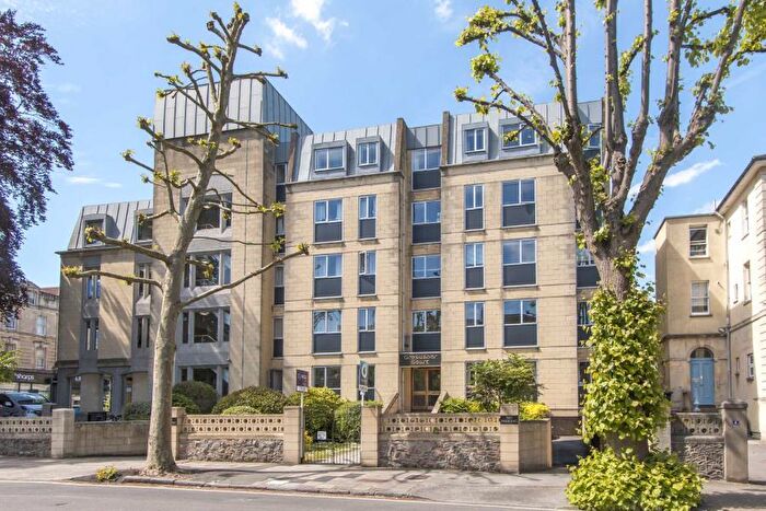 2 Bedroom Apartment To Rent In Grosvenor Court - Redland, BS6