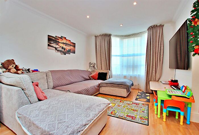 2 Bedroom End Terrace House For Sale In Malden Road, Borehamwood, WD6