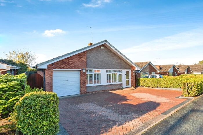 2 Bedroom Bungalow For Sale In Greenfields Drive, Little Neston, Neston, Cheshire, CH64
