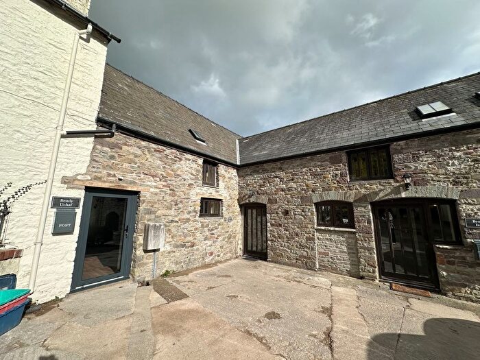 3 Bedroom Barn Conversion To Rent In Cwmcamlais, Brecon, LD3