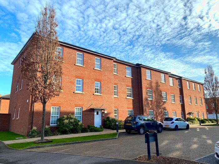 1 Bedroom Flat To Rent In North Square, Knowle, Fareham PO17
