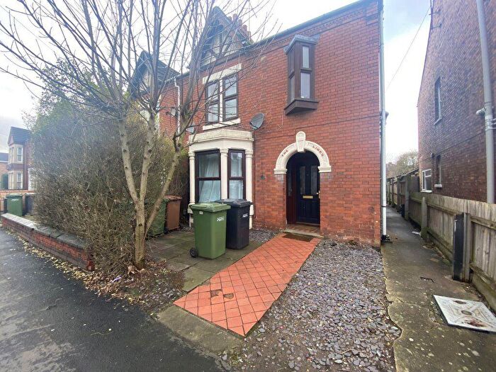 Property To Rent In Large Room With Private Shower Room, PE1