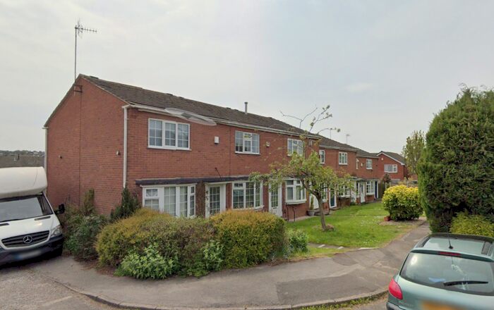 2 Bedroom Town House To Rent In Downham Close, Nottingham, NG5