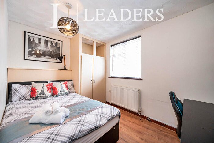 1 Bedroom Apartment To Rent In College Street, Portsmouth, PO1