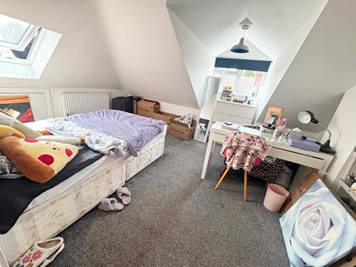2 Bedroom Flat To Rent In Charminster Road, Bournemouth, BH8