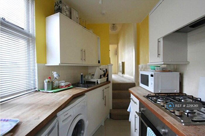 1 Bedroom Flat To Rent In Marine Square, Brighton, BN2
