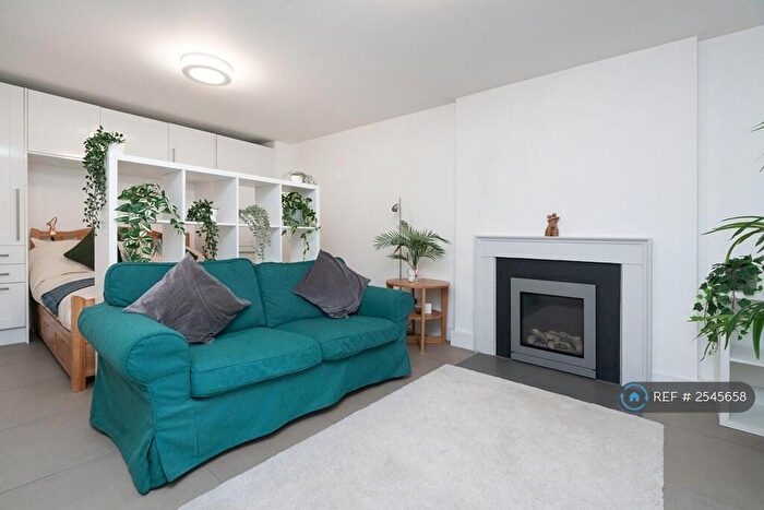 1 Bedroom Flat To Rent In Malta Terrace, Edinburgh, EH4