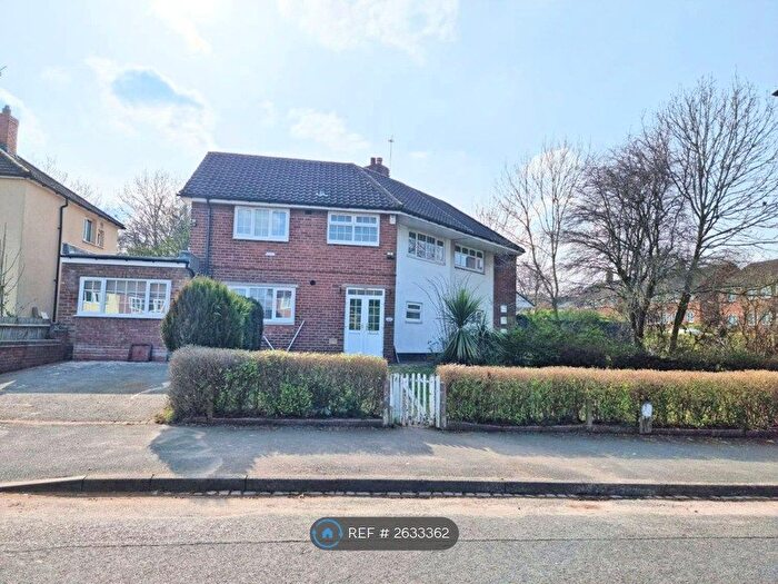 4 Bedroom Semi-detached House To Rent In Bickington Road, Birmingham, B32
