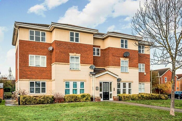 2 Bedroom Flat To Rent In Gillespie Close, Bedford, MK42