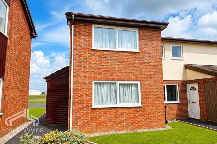 1 Bedroom Terraced House For Sale In The Hamlet, Lytham St. Annes, Lancashire, FY8