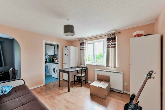 1 Bedroom Flat To Rent In , West Ham, London, E15