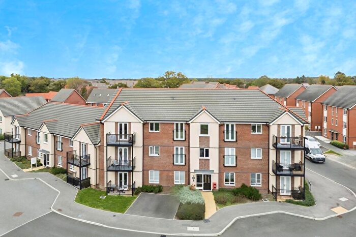 2 Bedroom Apartment For Sale In Moor Close, Spencers Wood, RG7