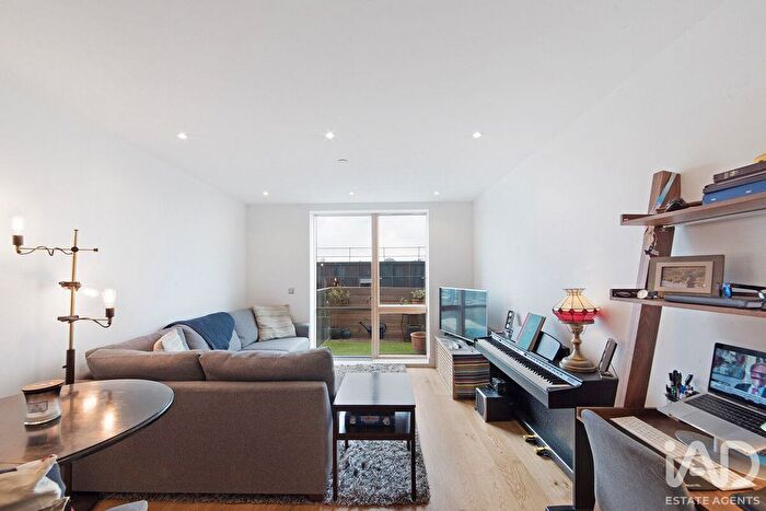 1 Bedroom Flat To Rent In Barry Blandford Way, London, E3