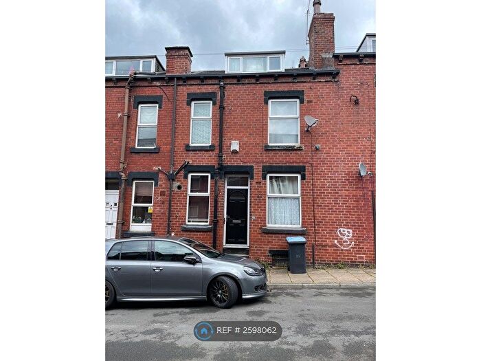 2 Bedroom Terraced House To Rent In Harold Grove, Leeds, LS6