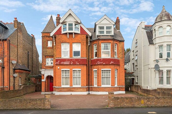 2 Bedroom Flat To Rent In Madeley Road, Ealing, W5