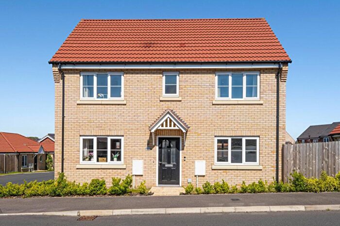 3 Bedroom Detached House For Sale In Harrier Road, Hopton, NR31