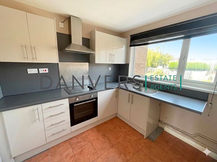 2 Bedroom Maisonette To Rent In Green Walk, Leicester, LE3