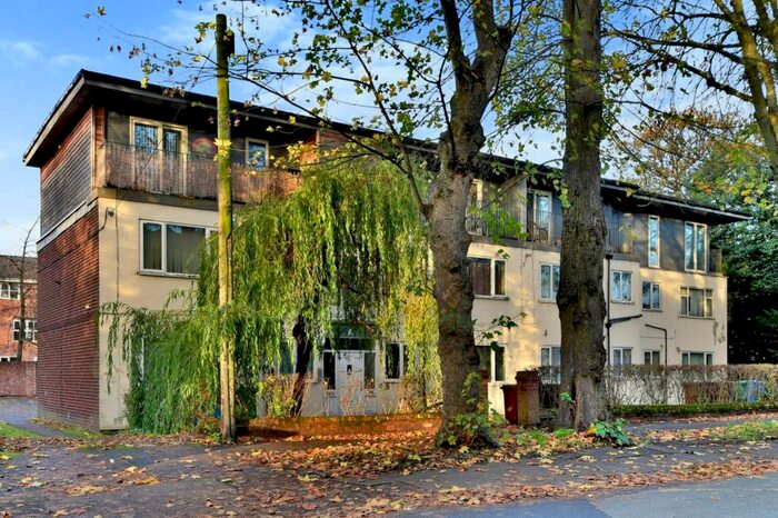 1 Bedroom Apartment To Rent In Brantingham Road, Manchester, Greater Manchester, M16