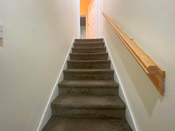3 Bedroom Flat To Rent In Kilchattan Drive, Glasgow, G44