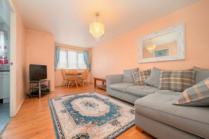 1 Bedroom Flat To Rent In Cherry Blossom Close, Palmers Green, N13