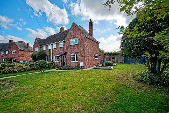 3 Bedroom Semi-Detached House For Sale In The Vineyard, Colne, Huntingdon, PE28