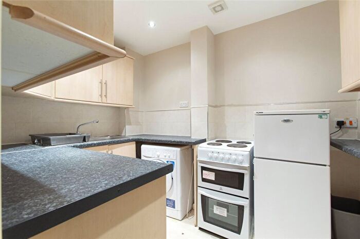 2 Bedroom Flat To Rent In Temple Park Crescent, Edinburgh, EH11