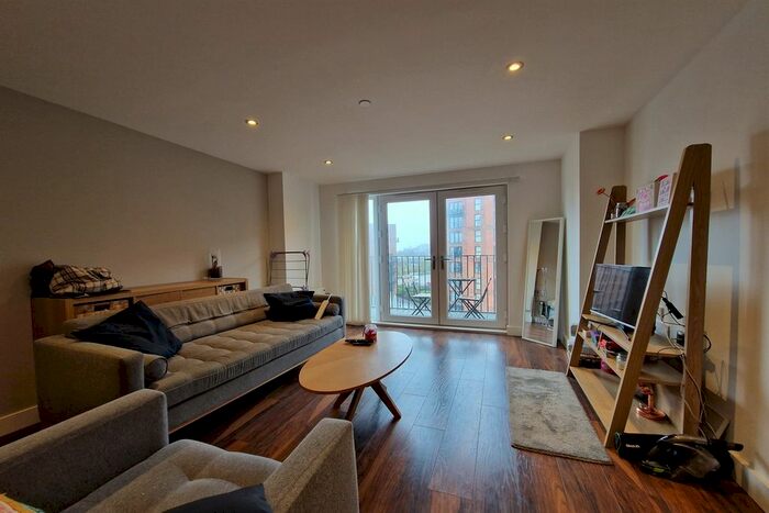 2 Bedroom Flat To Rent In Rivergate, Ordsall Lane, M5