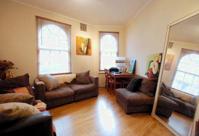 1 Bedroom Flat To Rent In Tysoe Street, London, EC1R