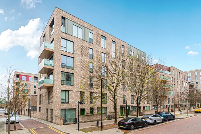 2 Bedroom Maisonette For Sale In West Parkside, Greenwich, SE10