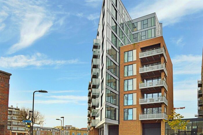 1 Bedroom Flat To Rent In Lee Street, London, E8