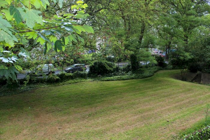 3 Bedroom Flat To Rent In St Cuthberts Road, London, NW2