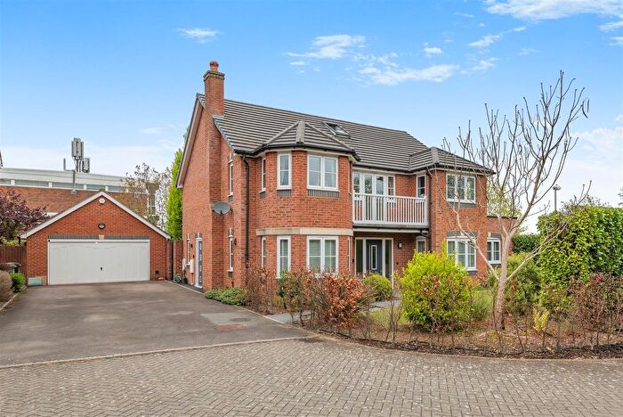 5 Bedroom Detached House For Sale In Ribston Mews, Gloucester, GL1