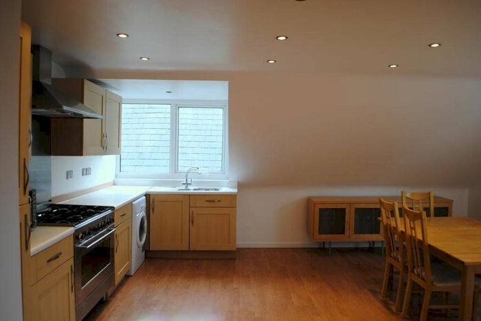 2 Bedroom Flat To Rent In Sunderland Road, Forest Hill, London, SE23