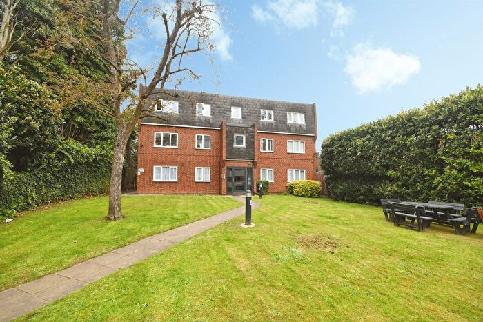 2 Bedroom Flat For Sale In London Road, Brentwood, CM14