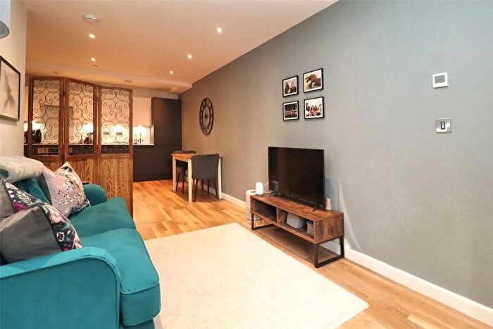 1 Bedroom Maisonette To Rent In Woking, Surrey, GU21