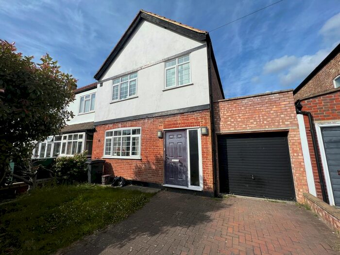 3 Bedroom End Of Terrace House To Rent In Byron Avenue, New Malden, KT3