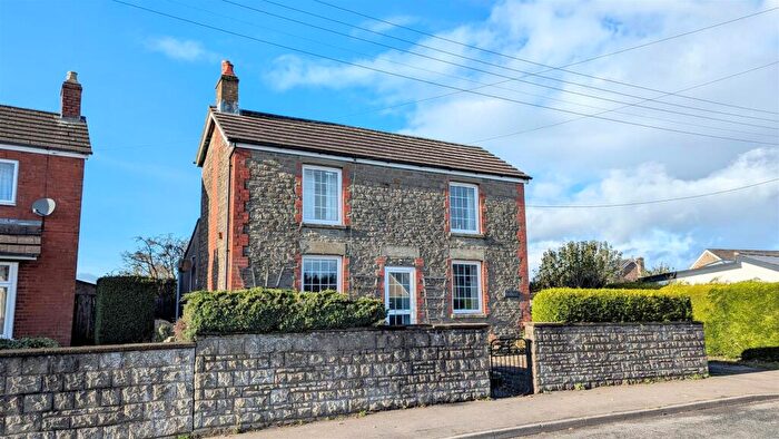 3 Bedroom Cottage For Sale In Edenwall, Coalway, Coleford, GL16