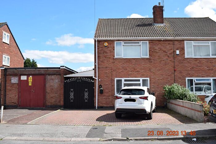 4 Bedroom Semi Detached House To Rent In Tregorrick Road, Exhall, CV7