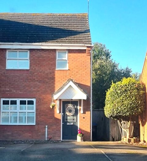 2 Bedroom Semi-Detached House For Sale In Hancox Close, Weston Under Wetherley, CV33