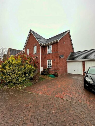 4 Bedroom Semi-Detached House To Rent In Beech Drive, Thornton-Cleveleys, FY5