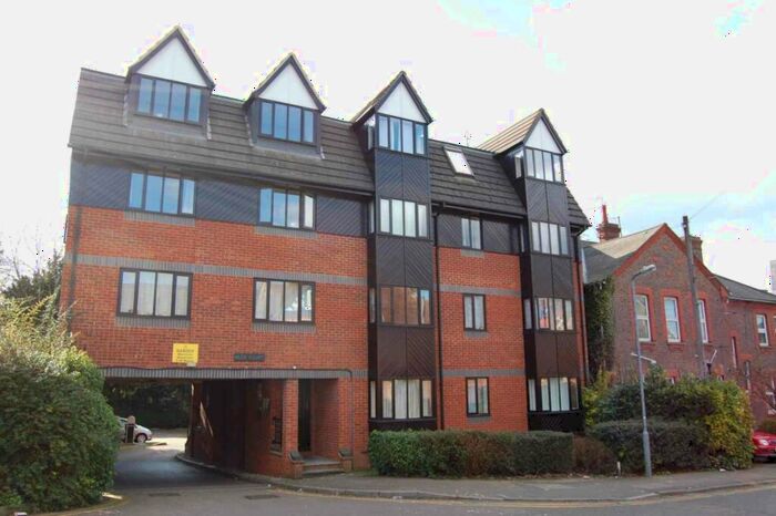 2 Bedroom Flat To Rent In Alexandra Road, Old Town, HP2