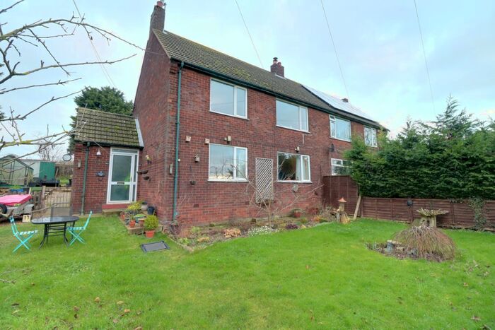 3 Bedroom Semi-Detached House For Sale In Thornton Road, Burnham, Barton-upon-Humber, DN18