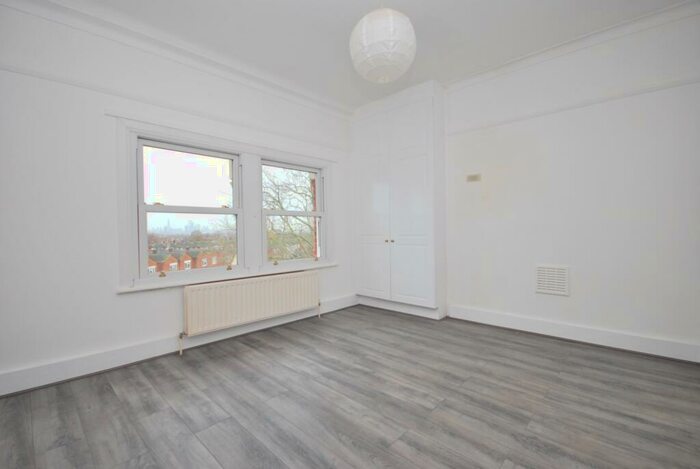 1 Bedroom Flat To Rent In Lordship Lane Dulwich, SE22
