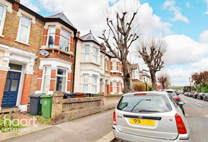 1 Bedroom Flat To Rent In Richmond Road, London, E11