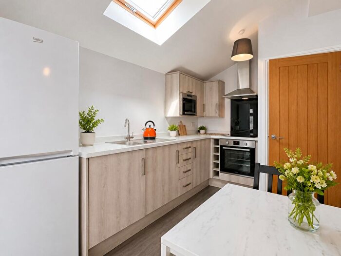 2 Bedroom Apartment To Rent In Millicent Road, West Bridgford, Nottingham, NG2