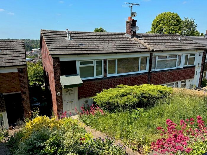 3 Bedroom Semi-Detached House To Rent In Broadlands Avenue, Chesham, HP5