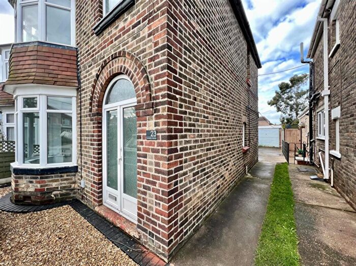 3 Bedroom Semi-Detached House To Rent In Somersby Avenue, Doncaster, DN5