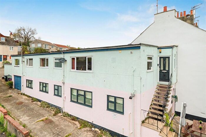 3 Bedroom Apartment For Sale In Mill Green Court, Lyme Regis, DT7