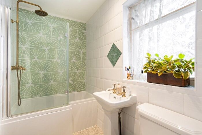 1 Bedroom Flat For Sale In Marine Parade, Brighton, BN2