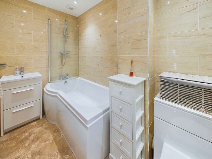 2 Bedroom Terraced House For Sale In Brockhurst Close, Horsham, RH12